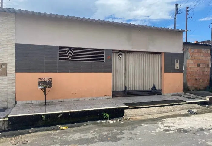 Vende-se casa em Abaetetuba no bairro de aviação