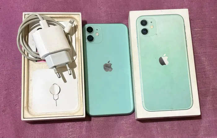 iPhone 11 128GB- Único Dono-Completo com Caixa e Carregador 