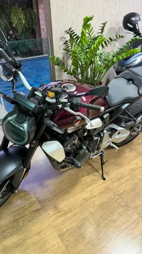 Moto muito conservada, sem detalhes. Falar com Rogério *