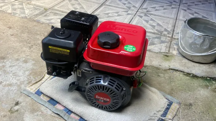 Motor de Rabeta 7HP + Rabeta 2,10m - Semi Novo