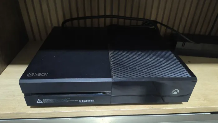 Vendo Xbox one com Kinect