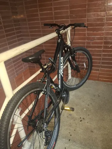BICICLETA RAVA SEMI NOVA