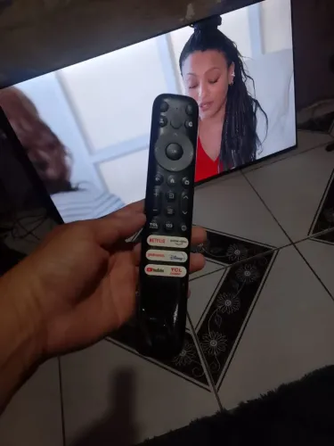 TV smart TCL 55 com suporte