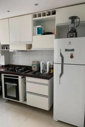 Apartamento com 2 dormitórios à venda por R$ 200.000,00 - Virgem Santa - Macaé/RJ