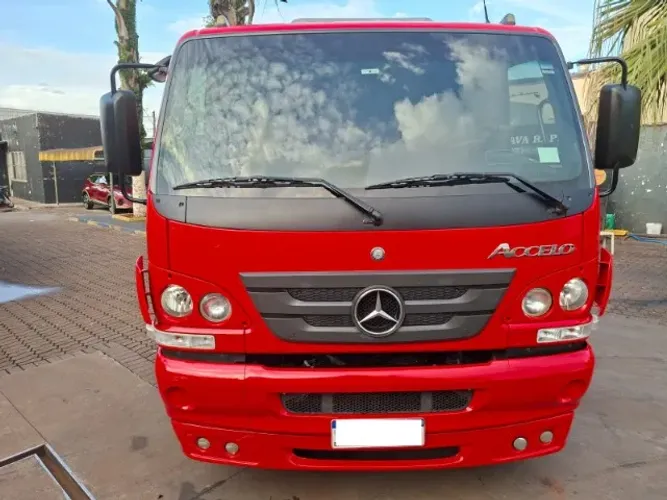 MB Acello 815 2019 Cabine estendida R$ 275.000,00