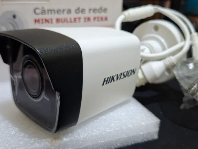 Câmera IP Hikvision DS-2CD1001-L HD 2.8mm Câmera de segurança