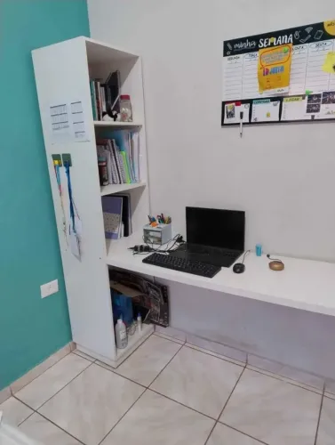 Escrivaninha planejada multiuso