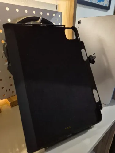 Capa Magnética Goojodoq iPad Air 11 c/ Suporte para Pencil - Pronta Entrega