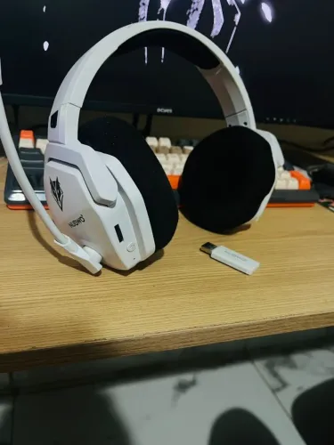Headset Gamer NUBWO G06 Sem Fio - Pouco Uso