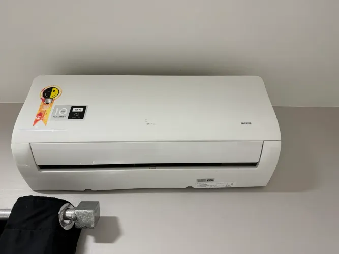 Ar-Condicionado Split Inverter 9000 BTUs Midea AI Ecomaster High Wall Quente e Frio 220V