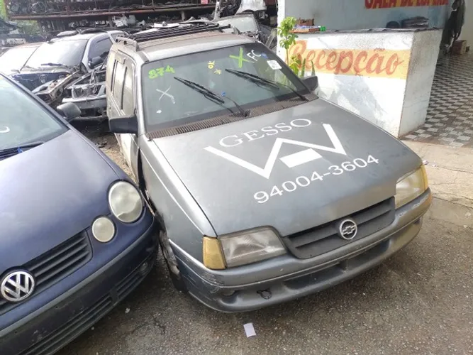 GM Kadett Ipanema ano 1997 pra retirada motor cambio lataria peças em geral