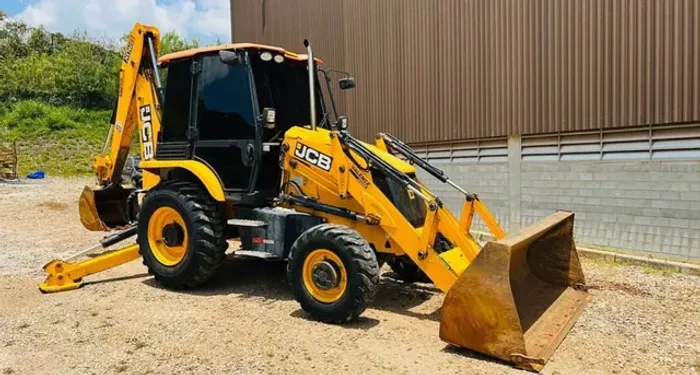 RETROESCAVADEIRA JCB 3CX 2020 - INVESTIMENTO DE R$43.800,00