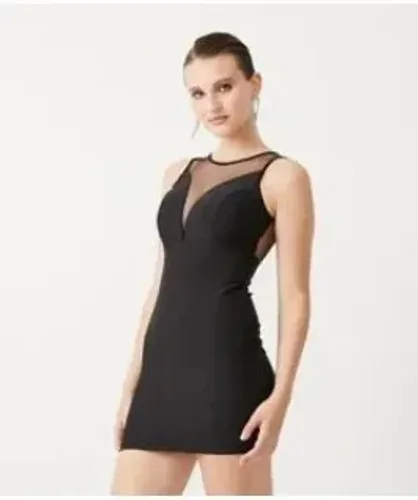 Vestido Curto em Tule Transparente na costa