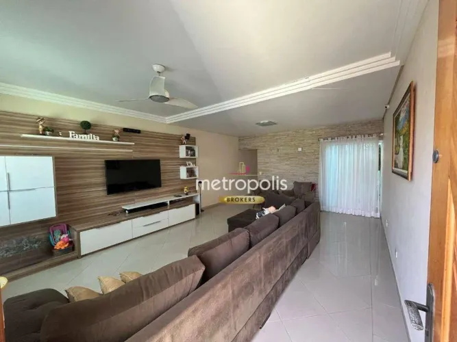 Sobrado à venda, 239 m² por R$ 1.401.000,00 - Vila Scarpelli - Santo André/SP