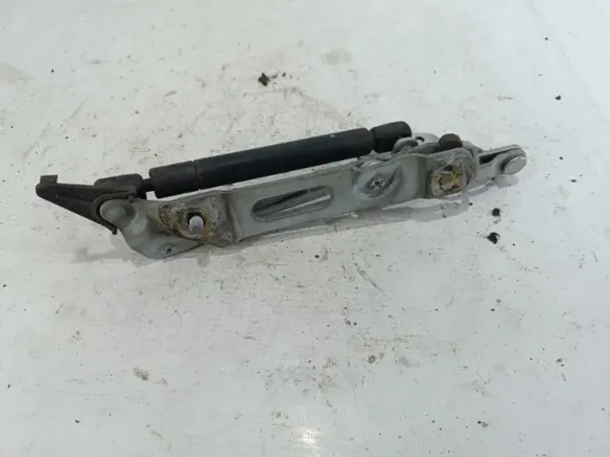 Dobradiça Tampa Traseira Lado Esquerdo VW Polo Classic 95-99 