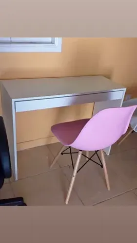 Mesa nova para estudo ou escritório e maquiagem 