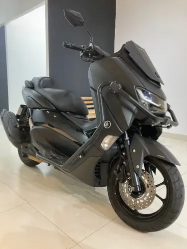 Nmax 2024 com 4 mil em acessórios de cortesia km 10.115 aceitamos cartão em ate 10x