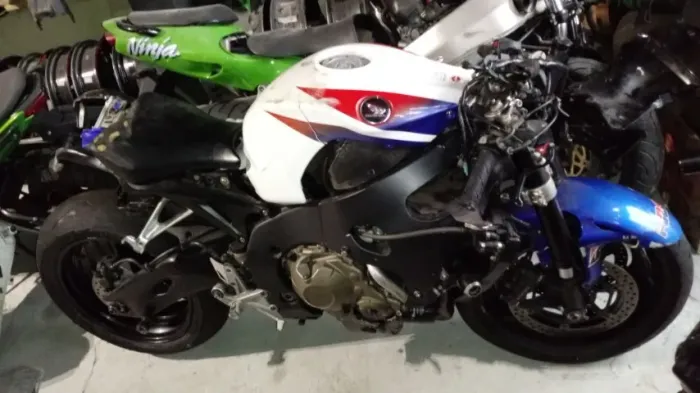 Sucata de moto para retirada de peças Honda Cbr1000Rr 2009