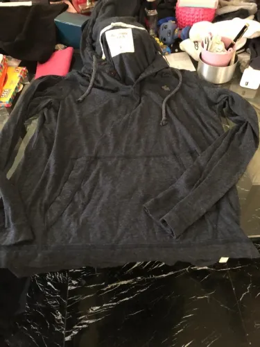 Moletom fino sem ziper Abecrombie + camiseta John John