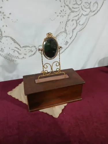 Antiga Caixa Porta Joias Madeira Em Forma De Penteadeira