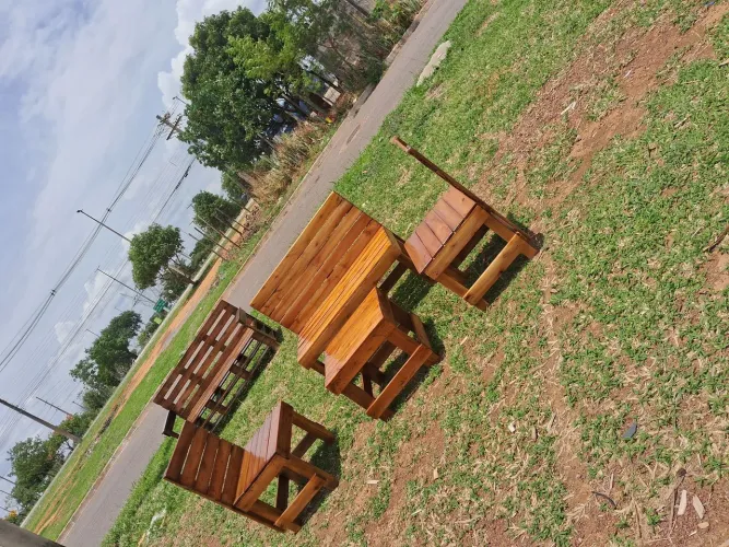 Conjunto de Bancos em pallet