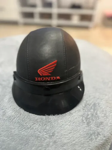 Capacete coquinho HONDA em couro