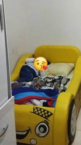 Cama infantil temática carro
