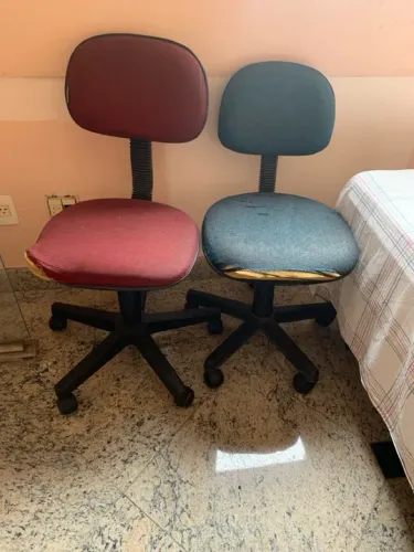 Cadeira de Escritório Giratória - Conforto e Estilo