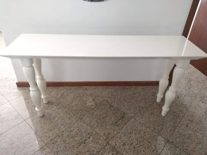 Aparador branco de madeira laqueado