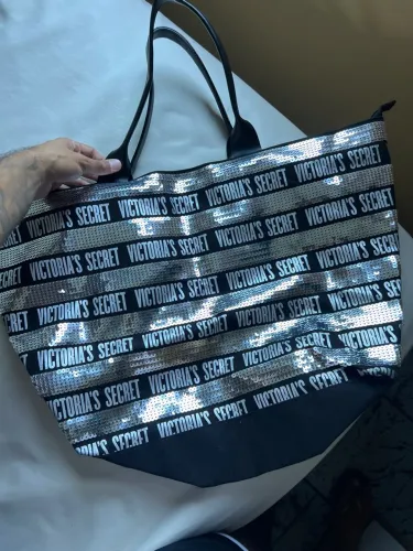 Bolsa de ombro Victoria's Secret com paetês