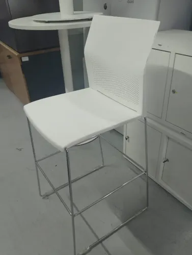 Banqueta alta para escritório - branca