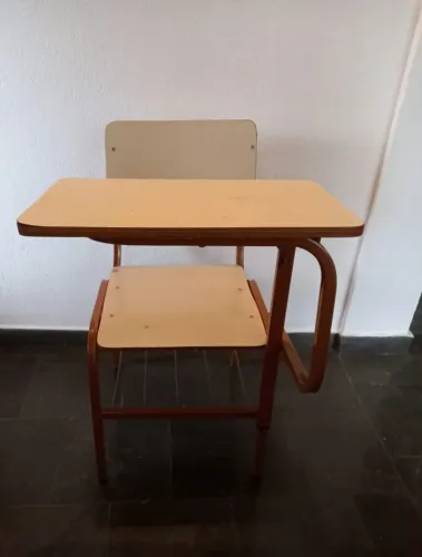 Carteira universitária ou escolar 