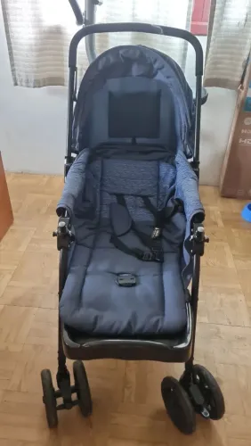 Carrinho e bebe conforto Cosco