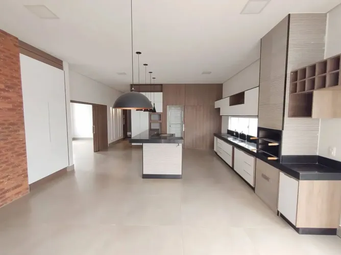 Casa à venda no Condomínio Splêndido