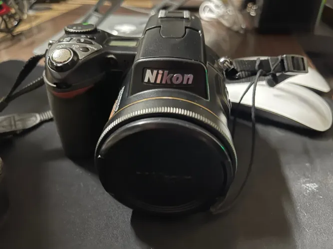 Câmera digital Nikon e8800