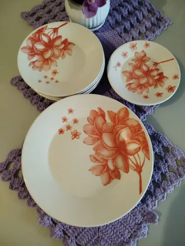 Pratos de porcelana Biona