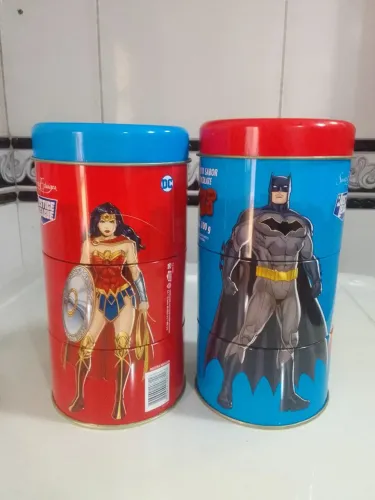 Latas Giratórias Liga da Justiça. 