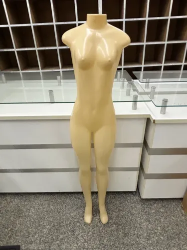 Manequim Feminino