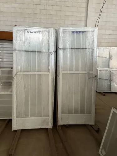 Portas de alumínio palito com vidro