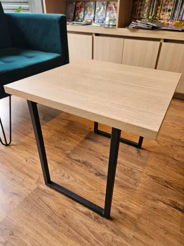 Mesa de Madeira baixa 0,50x0,50x0,45 altura