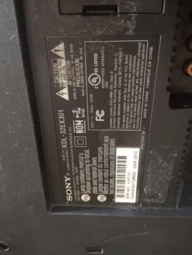 TV Sony Bravia de 32 polegadas, com tela quebrada KDL32EX301