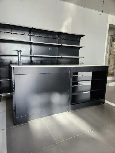 Balcões de atendimento vitrine e caixa