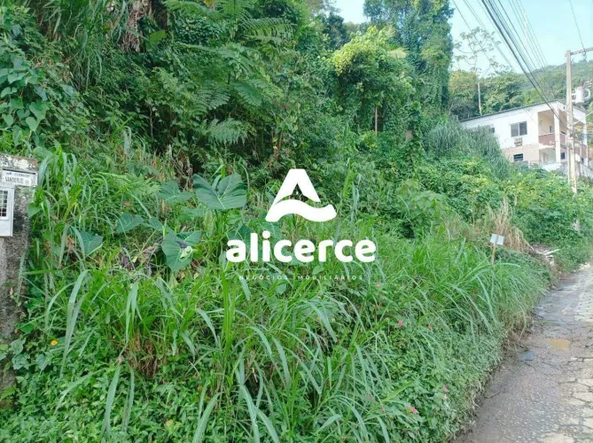 Terreno á venda l 1000m² l Costeira do Pirajubaé - Florianópolis/SC