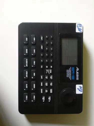  Alesis SR-16