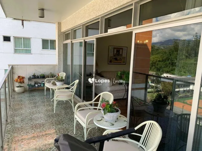 Apartamento com 4 dormitórios à venda, 242 m² por R$ 2.600.000,00 - Centro - Petrópolis/RJ