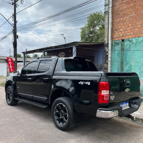 Chevrolet S 10 4x4 cabine dupla High Country preta