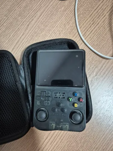 Videogame R36S Preto + Card + Case