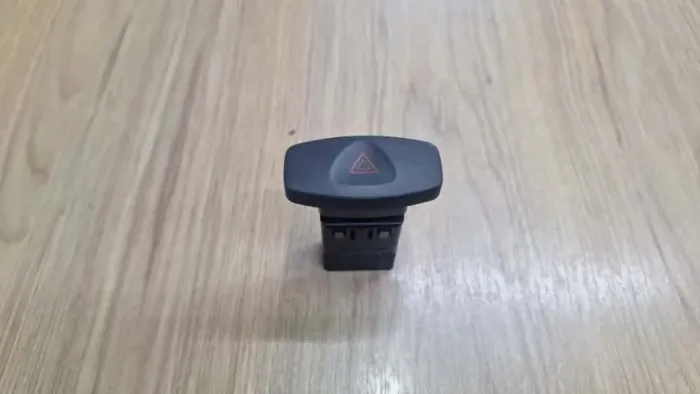 Botão Pisca Alerta Duster