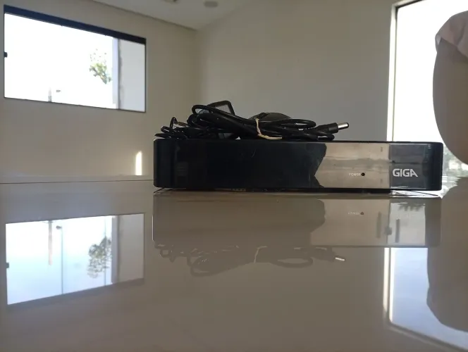 DVR MARCA GIGA 4 CANAIS - SUPER NOVO COM CÂMERAS E CABOS DAS CAMERAS