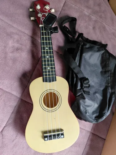 Ukelele acústico - cor de madeira clara